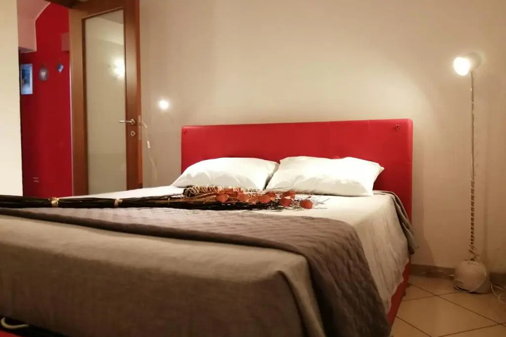 Room 3 of 7