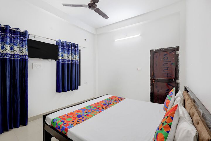 Room 9 of 27