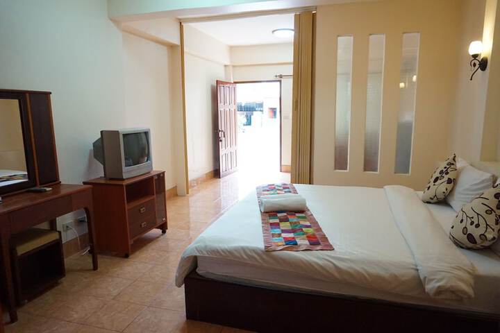 Room 4 of 53
