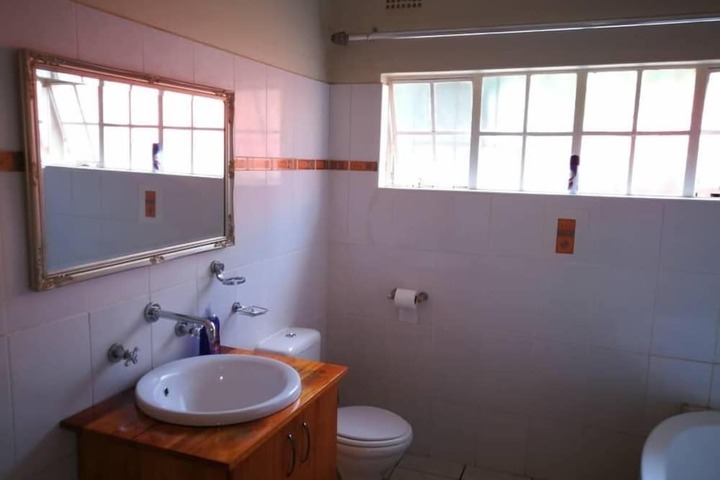 Room 7 of 11
