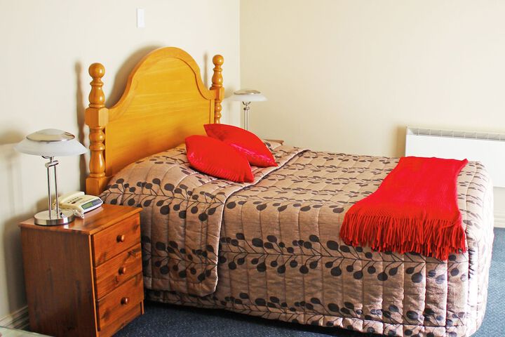 Room 17 of 37