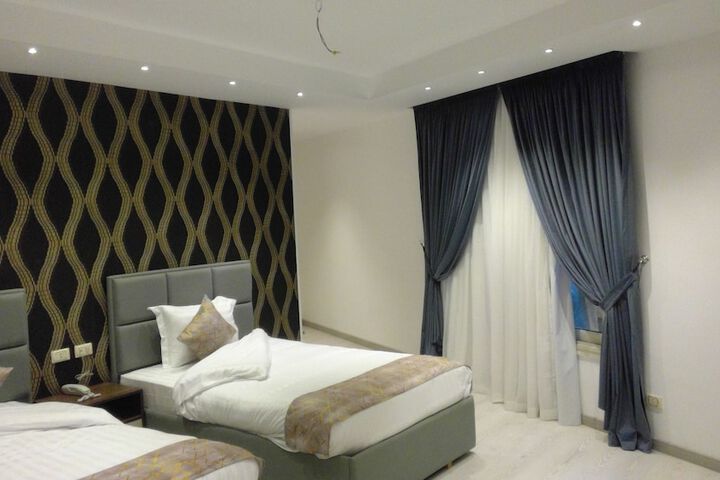 Room 6 of 158