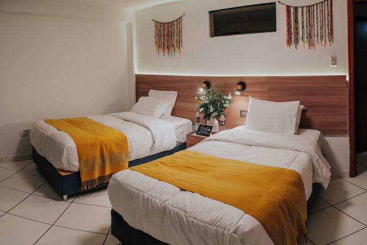 Room 8 of 28