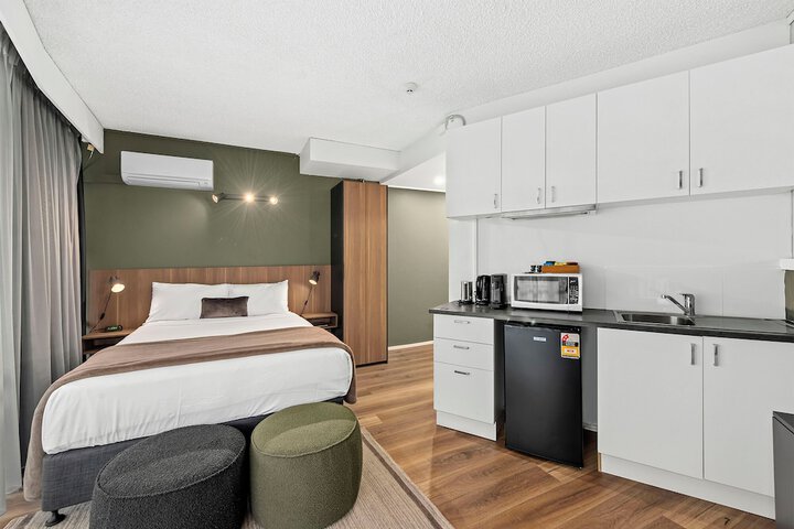 Room 9 of 34