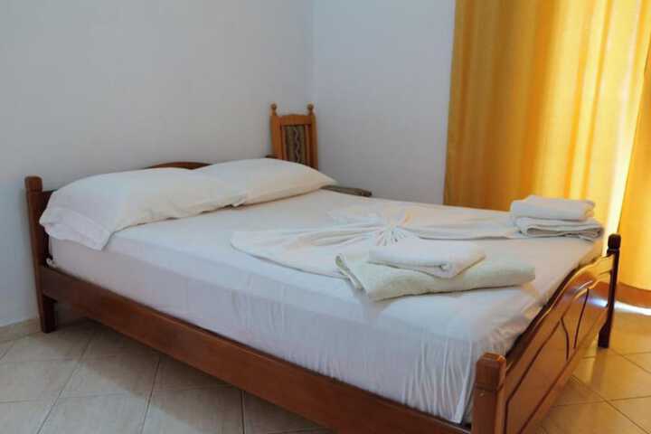 Room 8 of 32