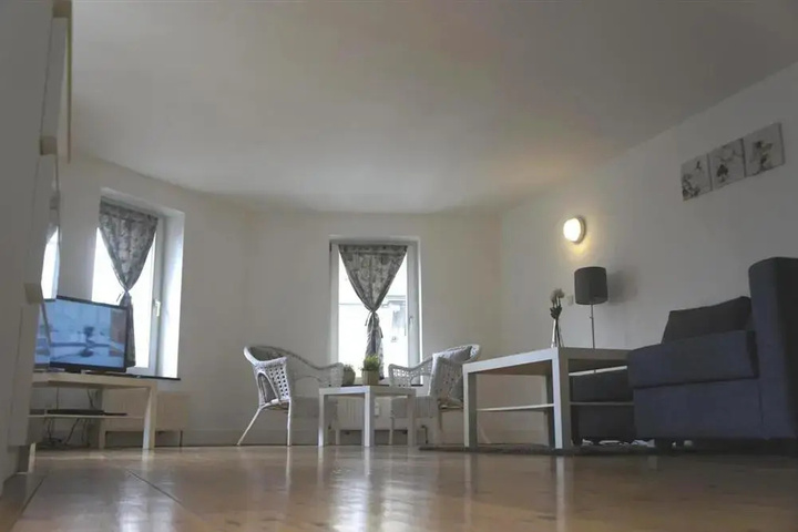Room 9 of 15