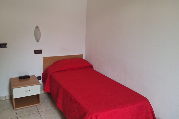 Room 3 of 20