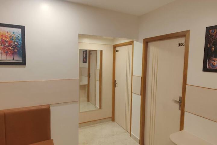 Room 12 of 19