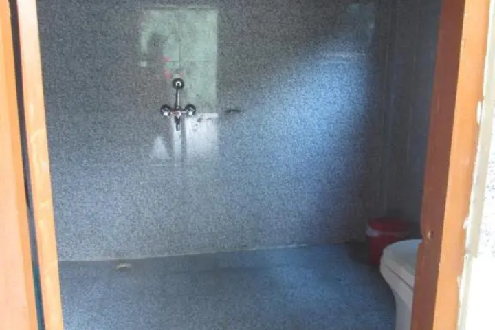 Room 7 of 8