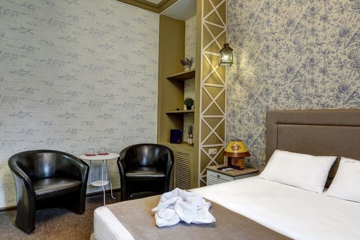 Room 12 of 48