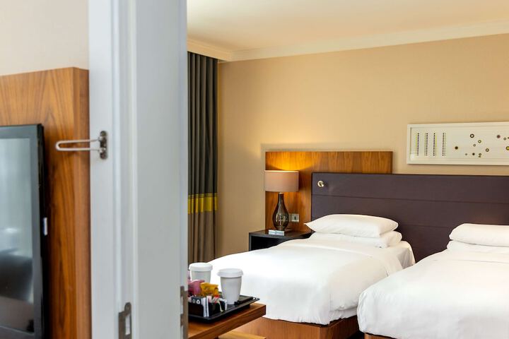 Room 28 of 103