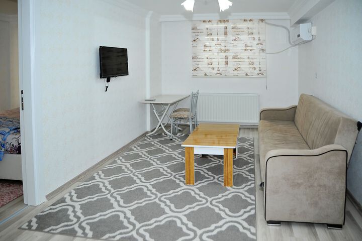 Room 23 of 28