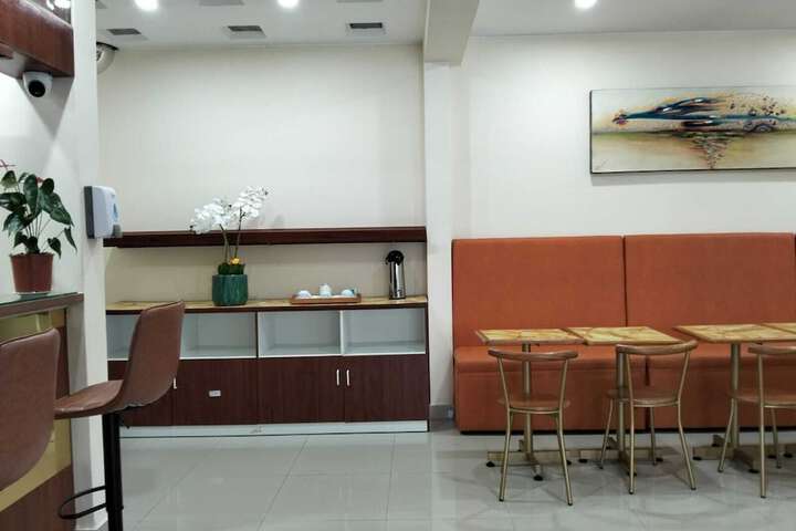 Breakfast/Coffee Service 226 of 284