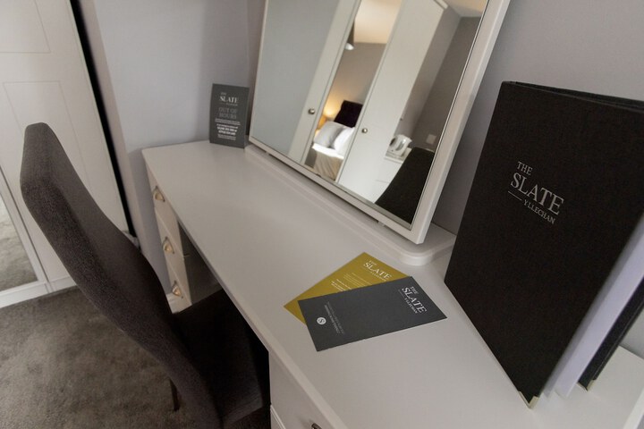 Room 26 of 38