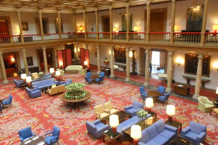 Guest Lobby