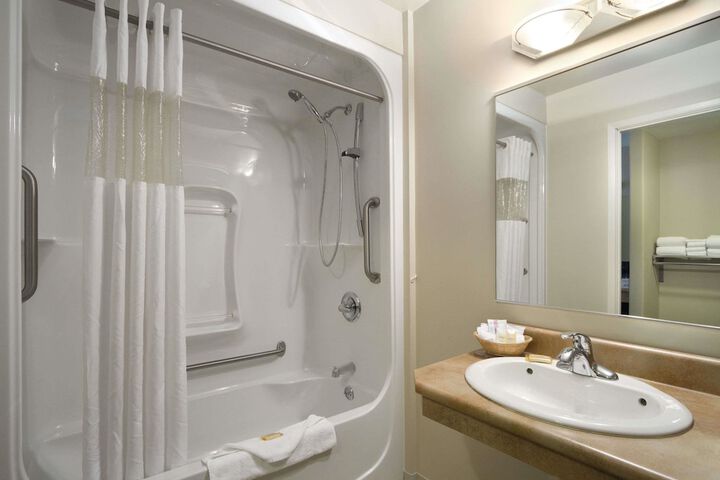 Room 20 of 27