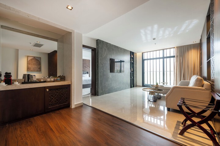 Room 14 of 32