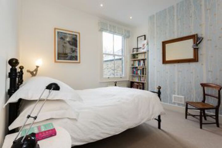 Room 11 of 23