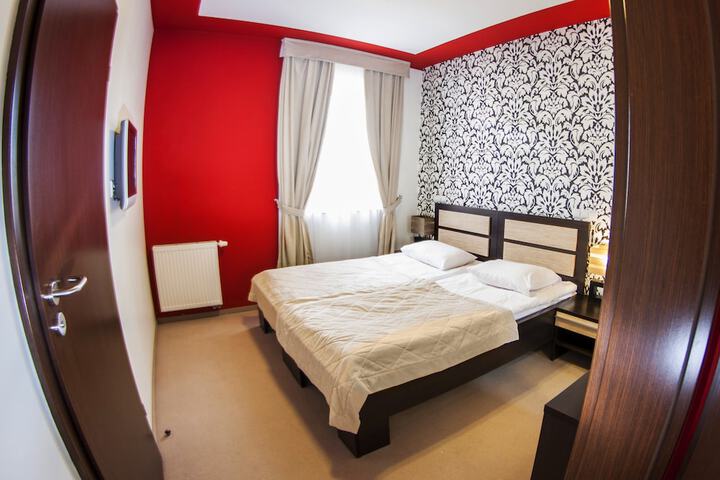 Room 6 of 70