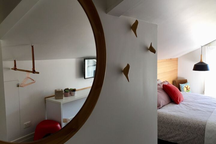 Room 32 of 66