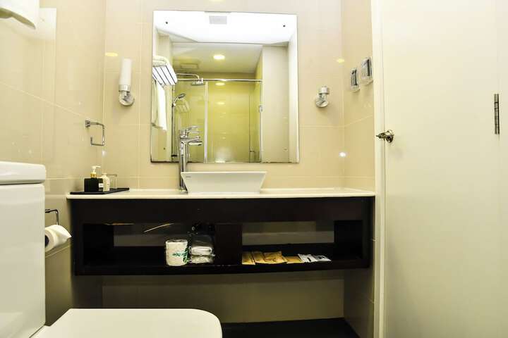 Room 41 of 54
