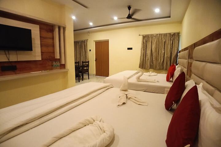 Room 26 of 80