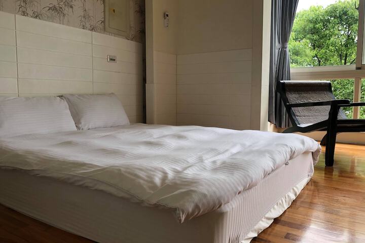 Room 18 of 82