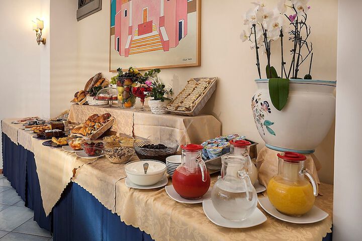 Breakfast/Coffee Service 34 of 46