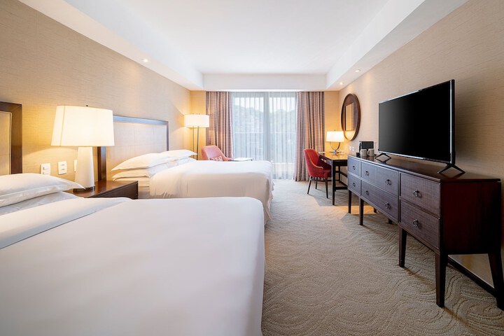 Room 51 of 256