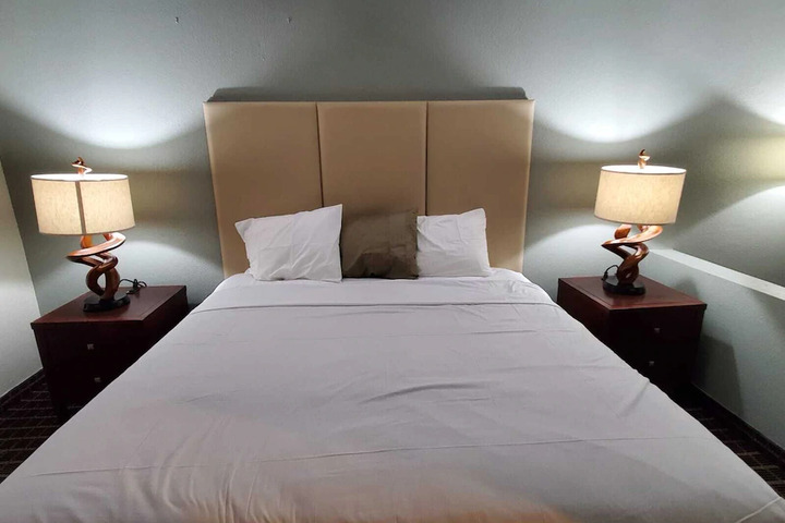 Room 2 of 6