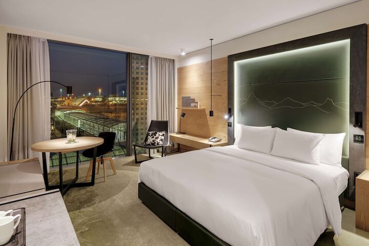 Room 33 of 124