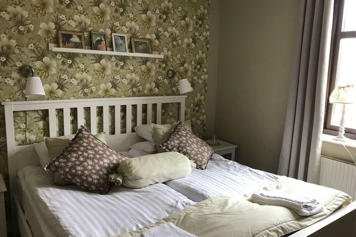 Room 11 of 52