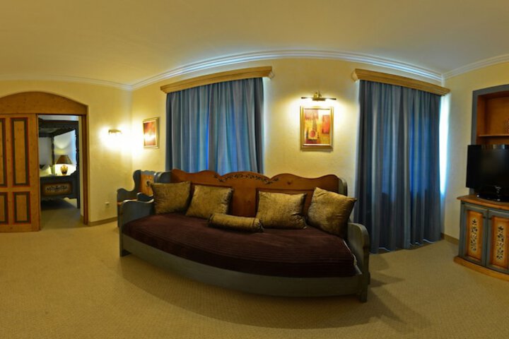 Room 26 of 27
