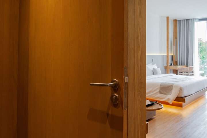 Room 17 of 150