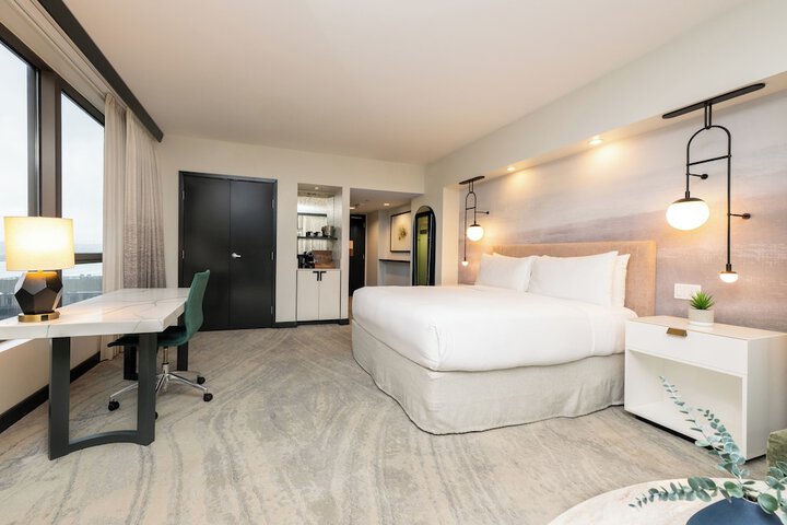 Room 51 of 170