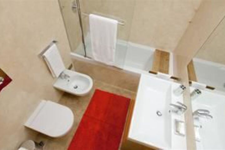 Room 2 of 20