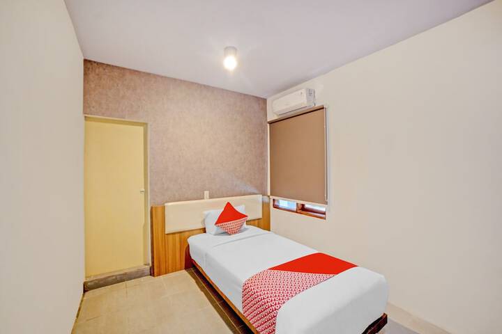 Room 10 of 31