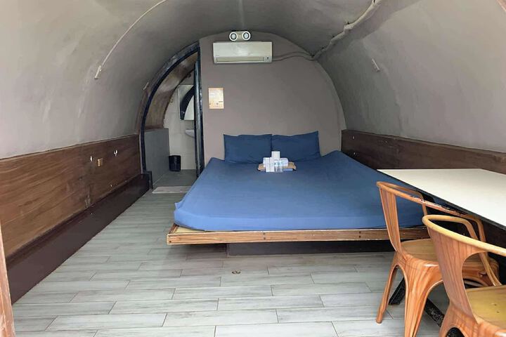Room 16 of 66