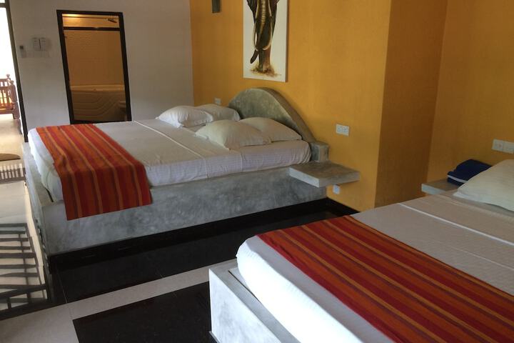 Room 25 of 52