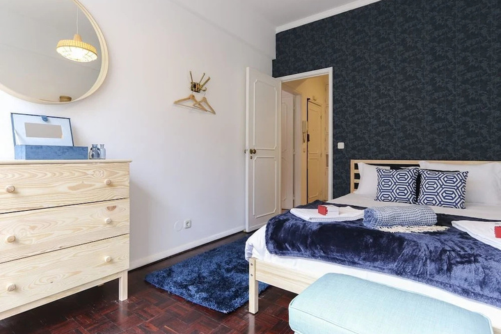 Room 6 of 16
