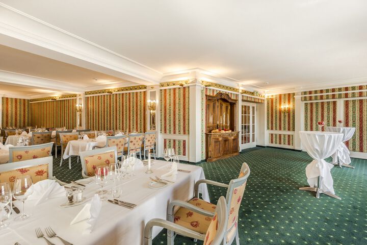 Dining 110 of 146