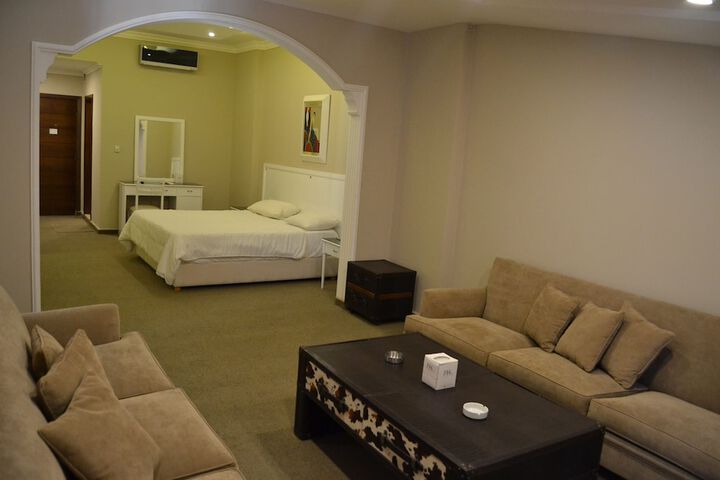Room 10 of 52
