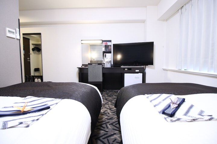 Room 11 of 82
