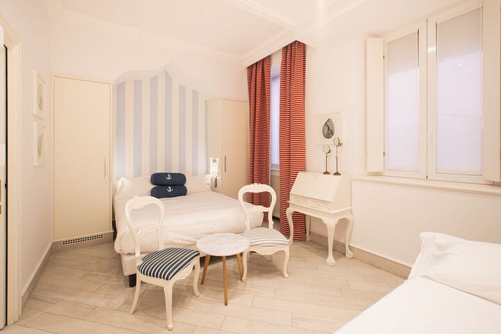 Room 10 of 73