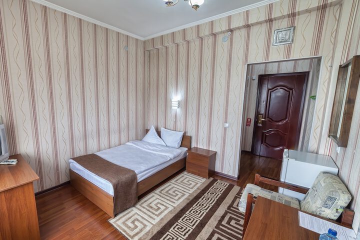 Room 15 of 40