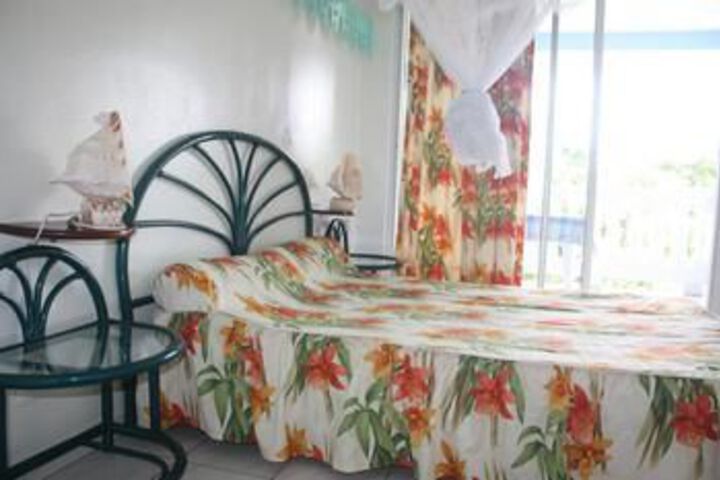 Room 5 of 16