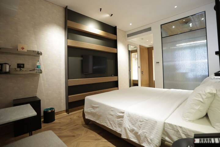 Room 9 of 24