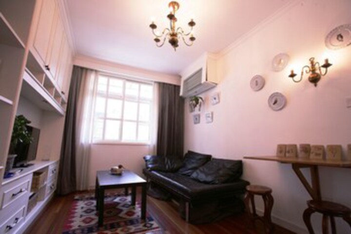 Room 10 of 19