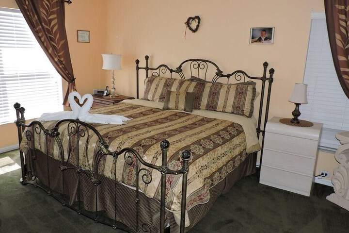 Room 2 of 34