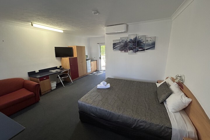 Room 10 of 36